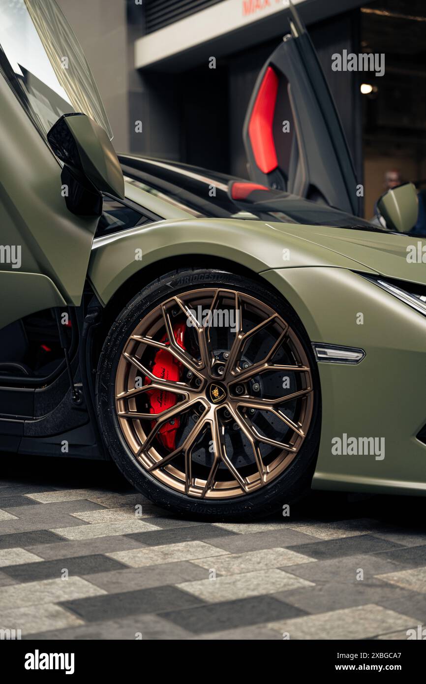 Lamborghini Revuelto Hi-res Stock Photography And Images - Alamy