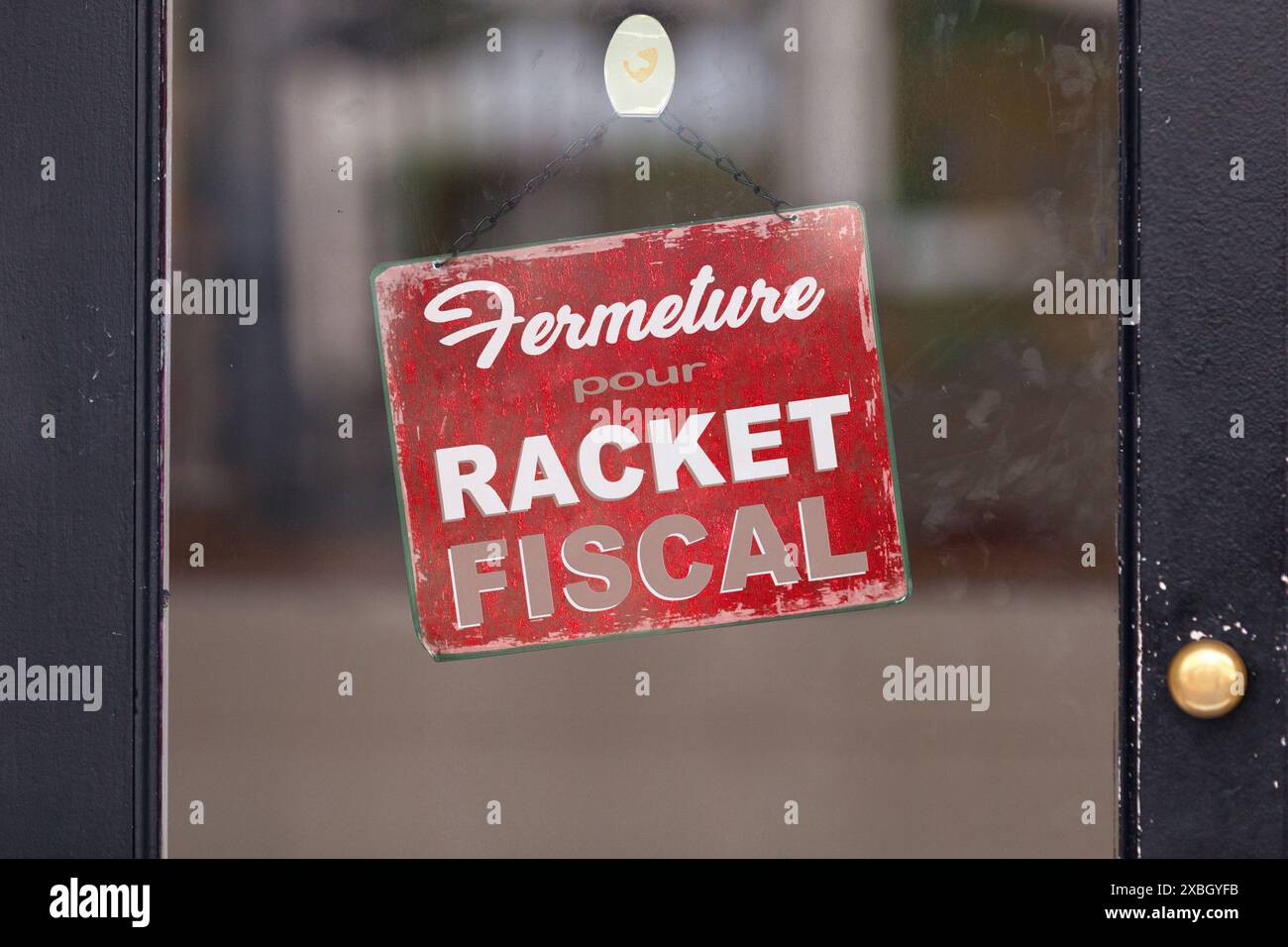 English Tax Racket Fermeture hi-res stock photography and images - Alamy