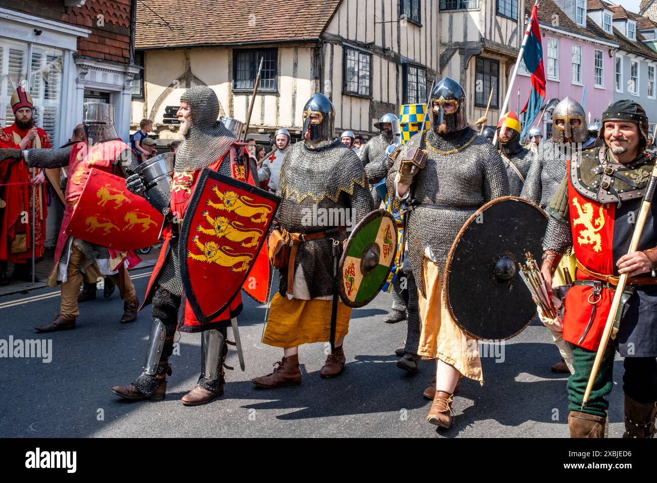 Medieval battle reenactment hi-res stock photography and images - Alamy