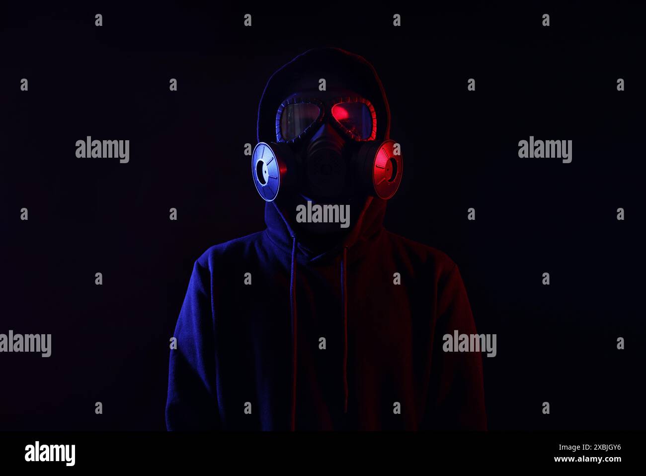 Man wearing gas mask hi-res stock photography and images - Alamy
