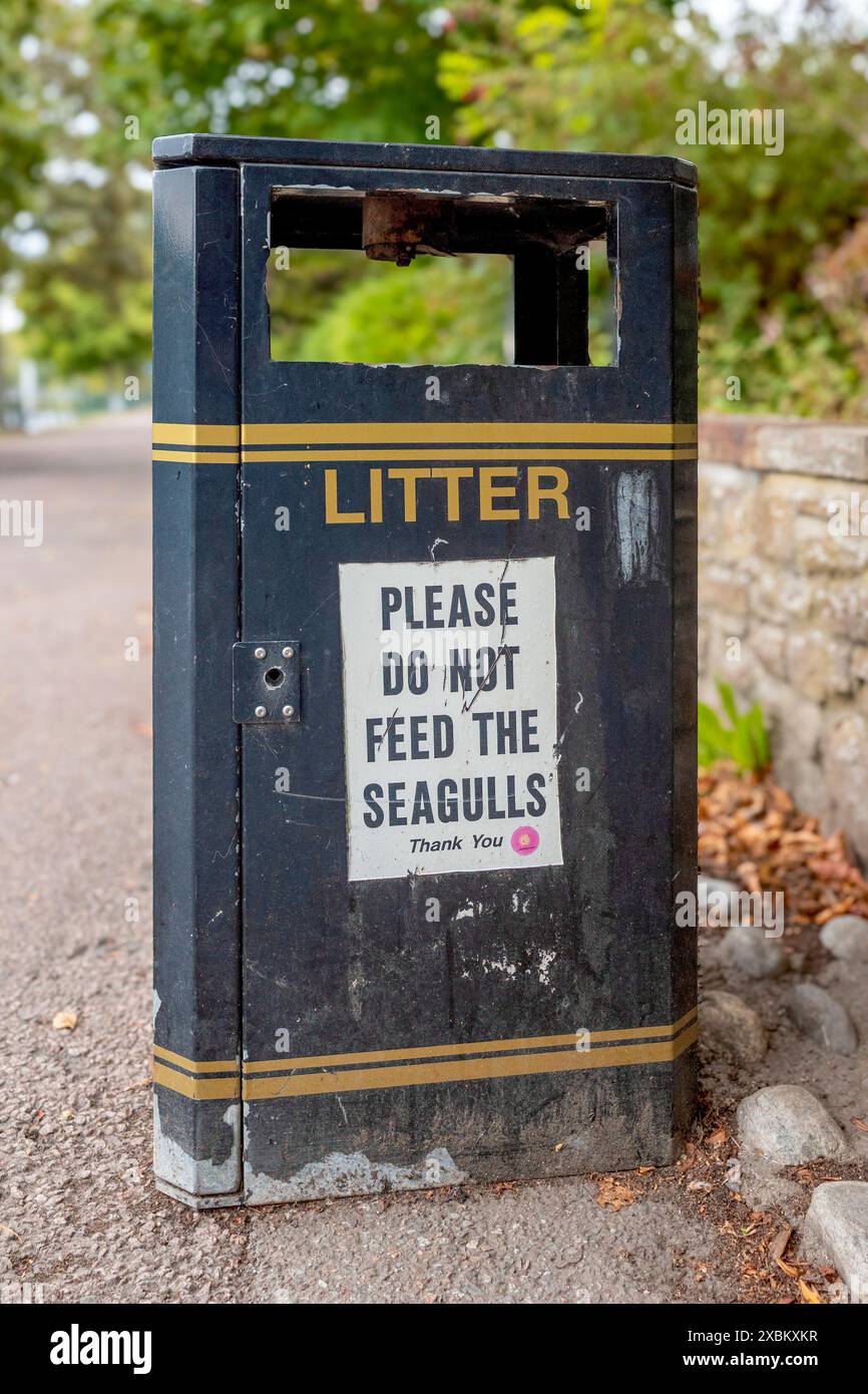 Please Do Not Feed The Seagulls sign on the side of a Litter bin. Stock Photo