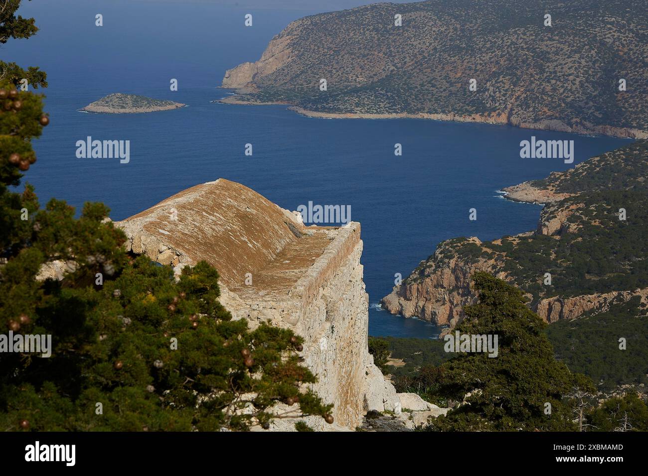 Mountains cliff architecture hi-res stock photography and images - Alamy