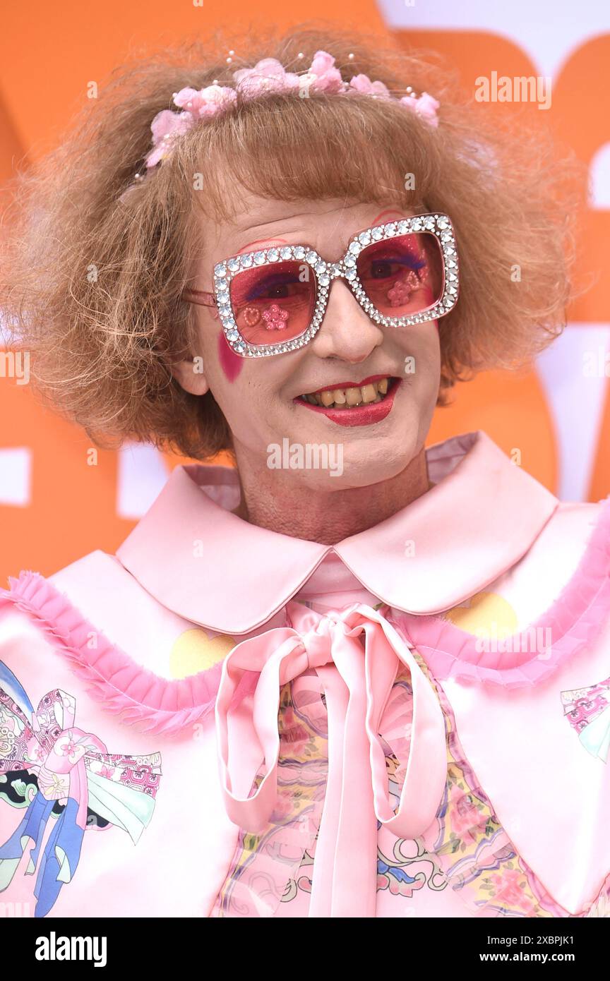 Grayson Perry bei der Royal Academy of Arts Summer Exhibition 2024 ...