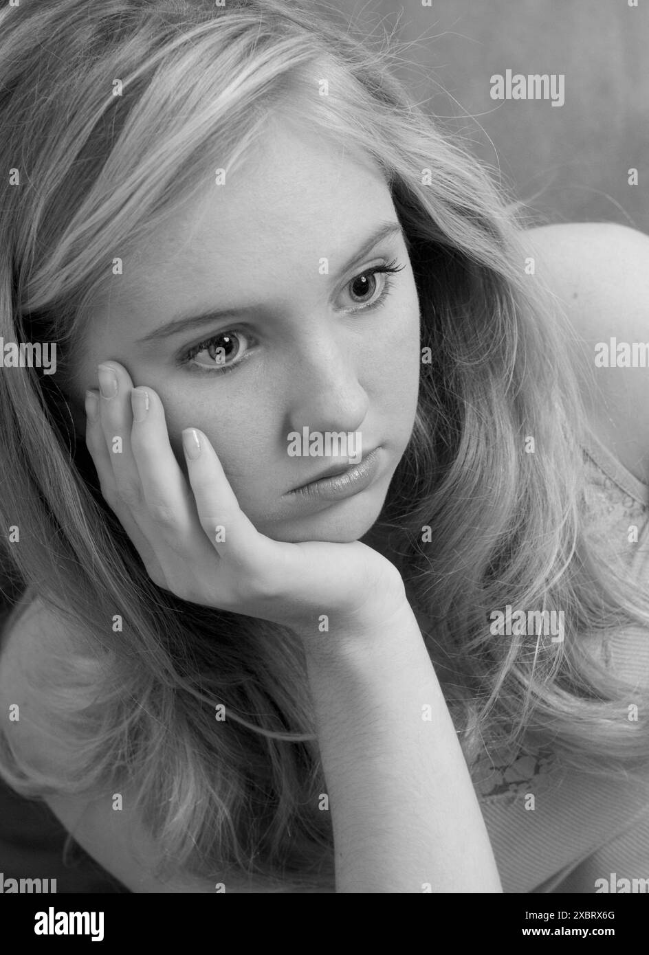 Candid teen girl hi-res stock photography and images - Alamy