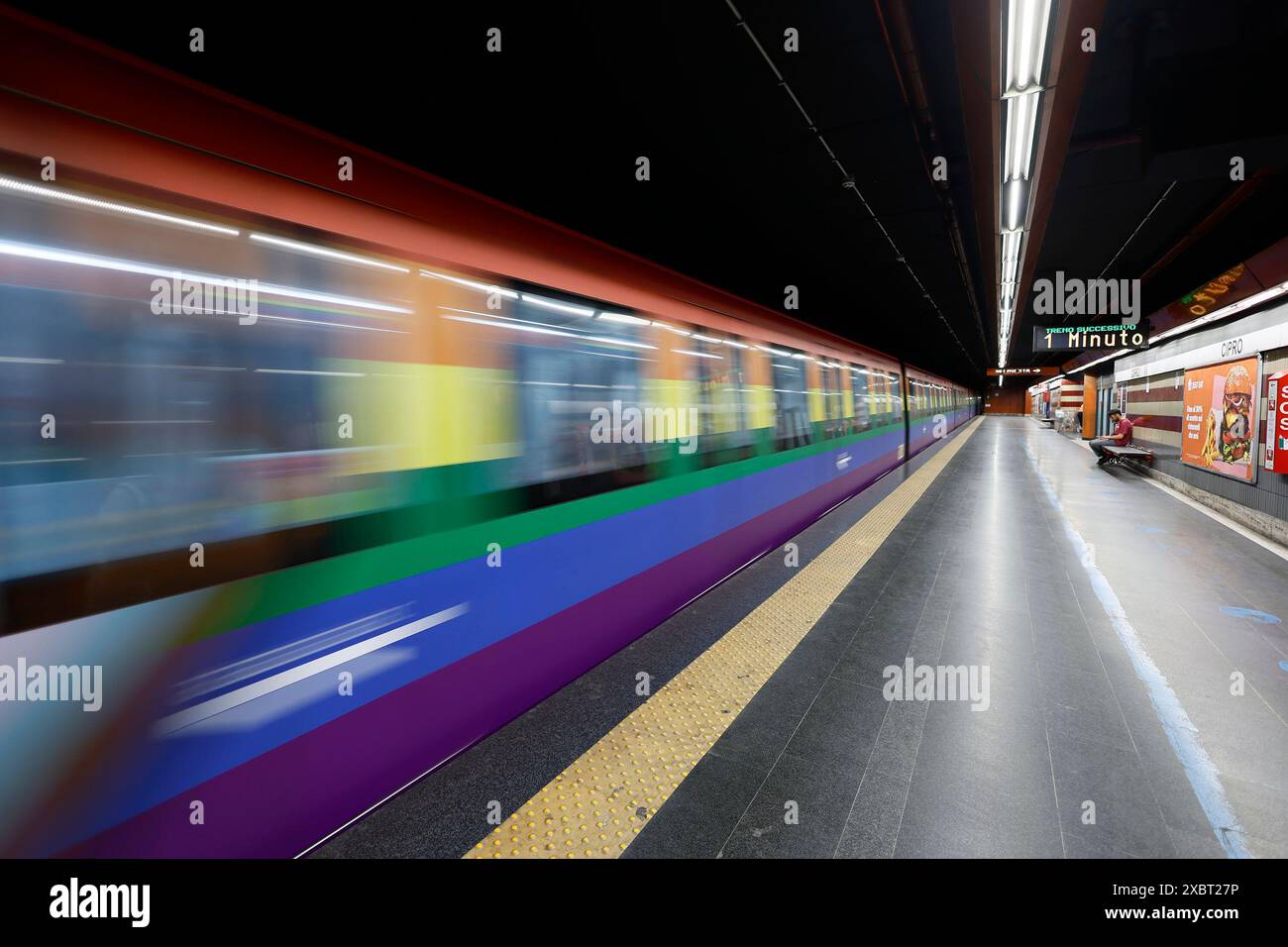 Roma, Italia. 13th June, 2024. Un treno della metropolitana colorato ...