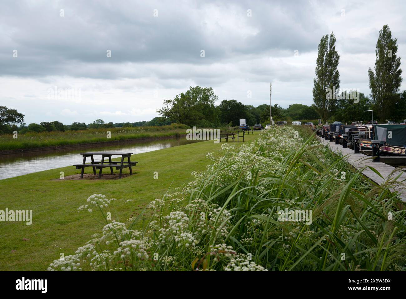 The banks of the Middlewich canal and picnic area at Aqueduct marina ...