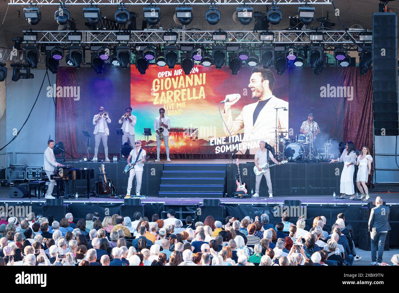 Entertainer und Sänger Giovanni Zarrella tritt mit seiner Show Eine