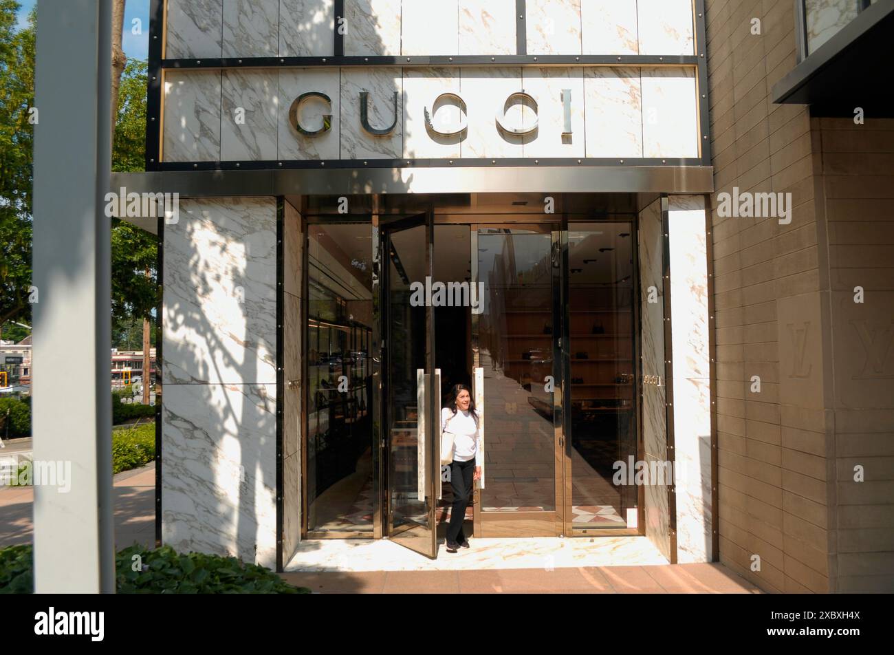 Gucci store in macy's herald square online