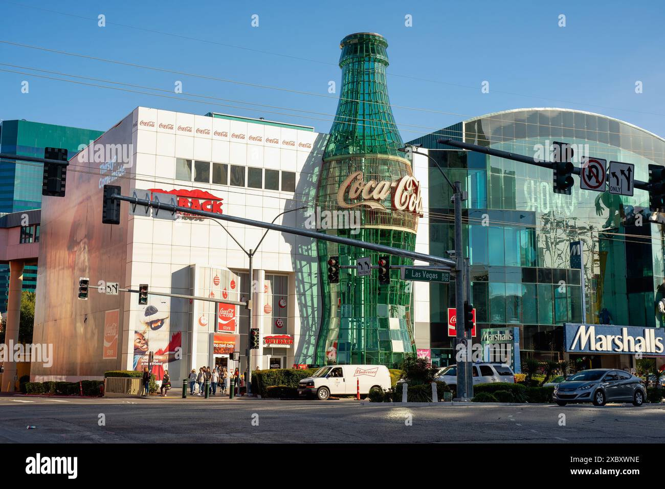 Las Vegas, USA Coca Cola Giant Bottle Stock Photo - Alamy