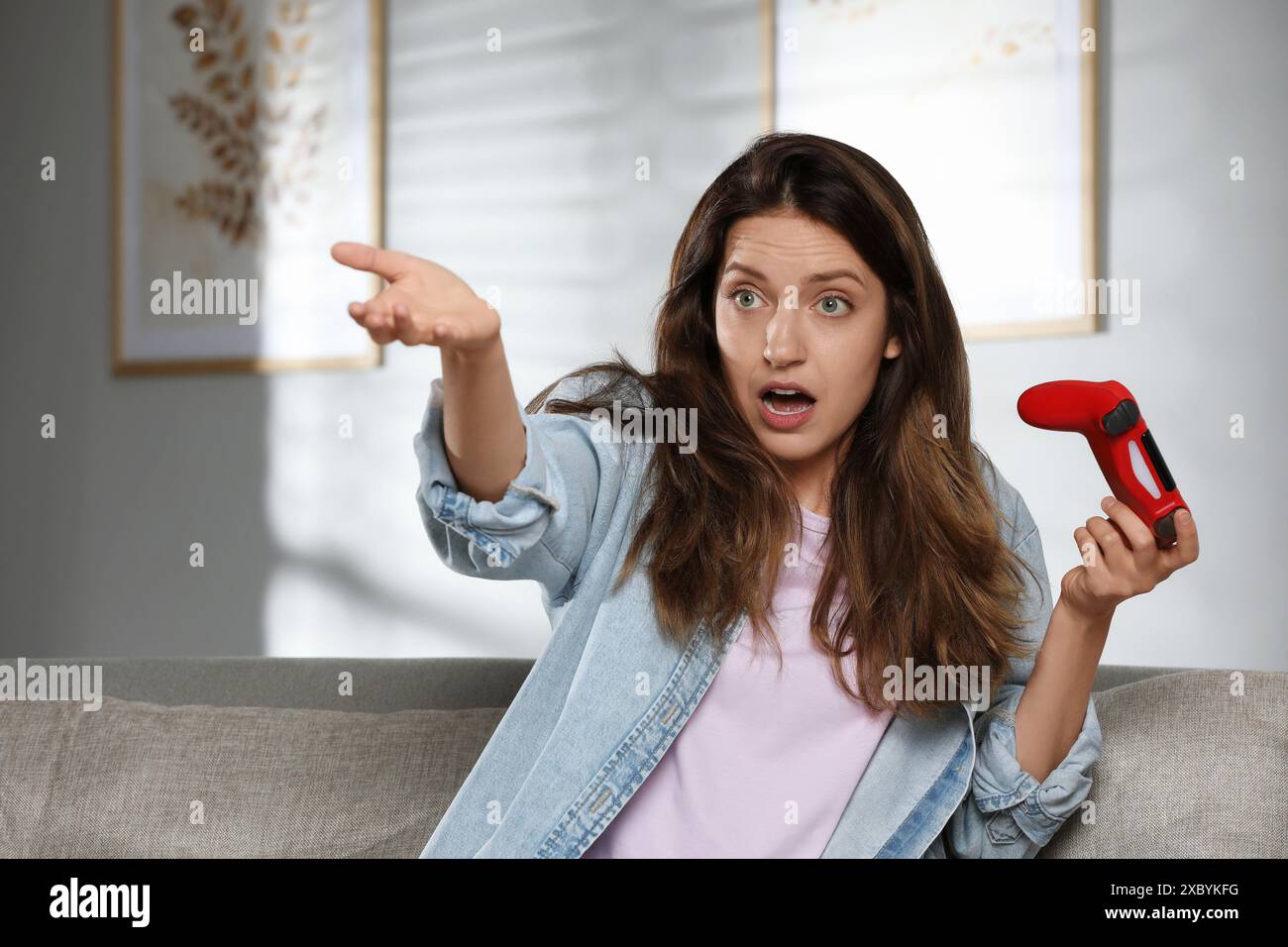 Confused gaming hi-res stock photography and images - Alamy