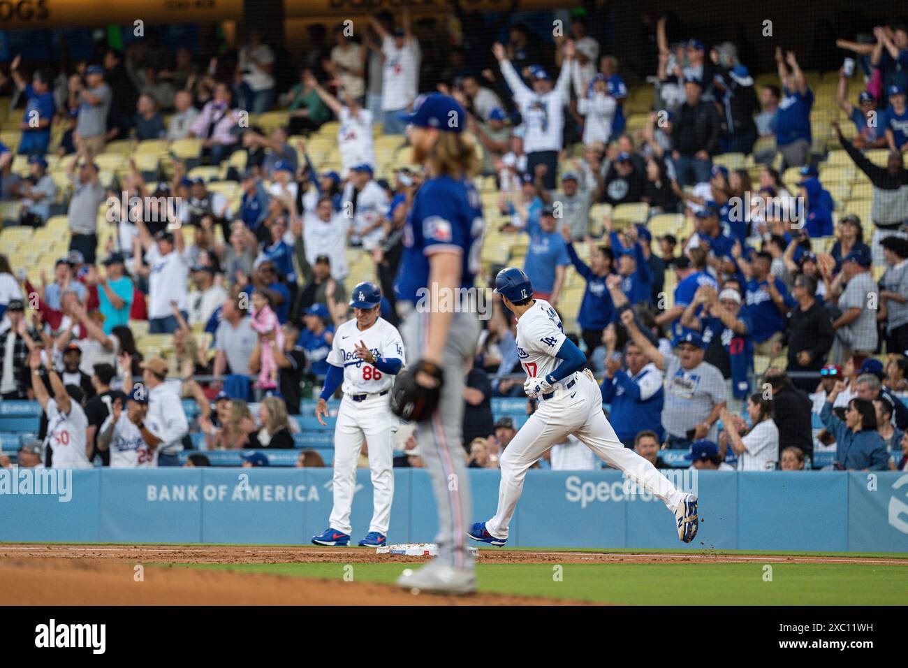 Los Angeles Dodgers designated hitter Shohei Ohtani (17) and Los