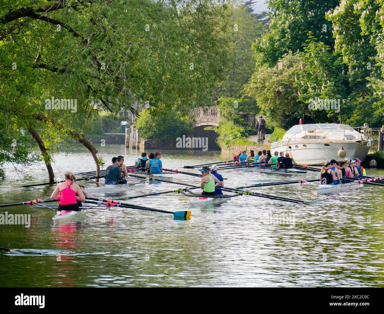Team Rowing Thames Rowing teams on the Thames by Iffley Lock and downstream of Oxford. It ...