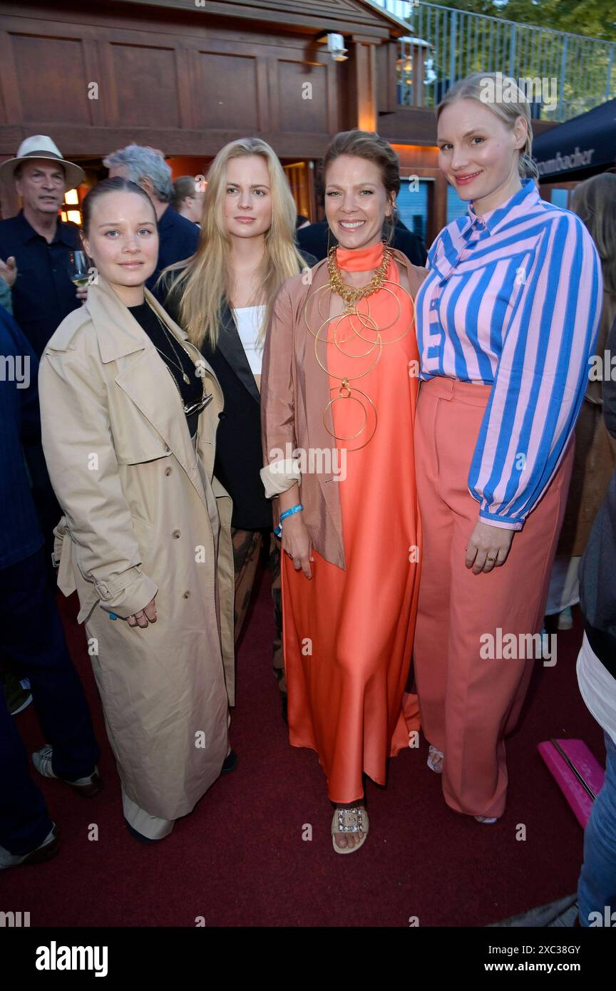 Sonja Gerhardt, Kara Edenberg, Jessica Schwarz und Rosalie Thomass beim Fest der Produktionsallianz 2024 im Tipi am Kanzleramt. Berlin, 13.06.2024 *** Sonja Gerhardt, Kara Edenberg, Jessica Schwarz and Rosalie Thomass at the Production Alliance 2024 party in the Tipi am Kanzleramt Berlin, 13 06 2024 Foto:xF.xKernx/xFuturexImagex produzentenfest 4980 Stock Photo