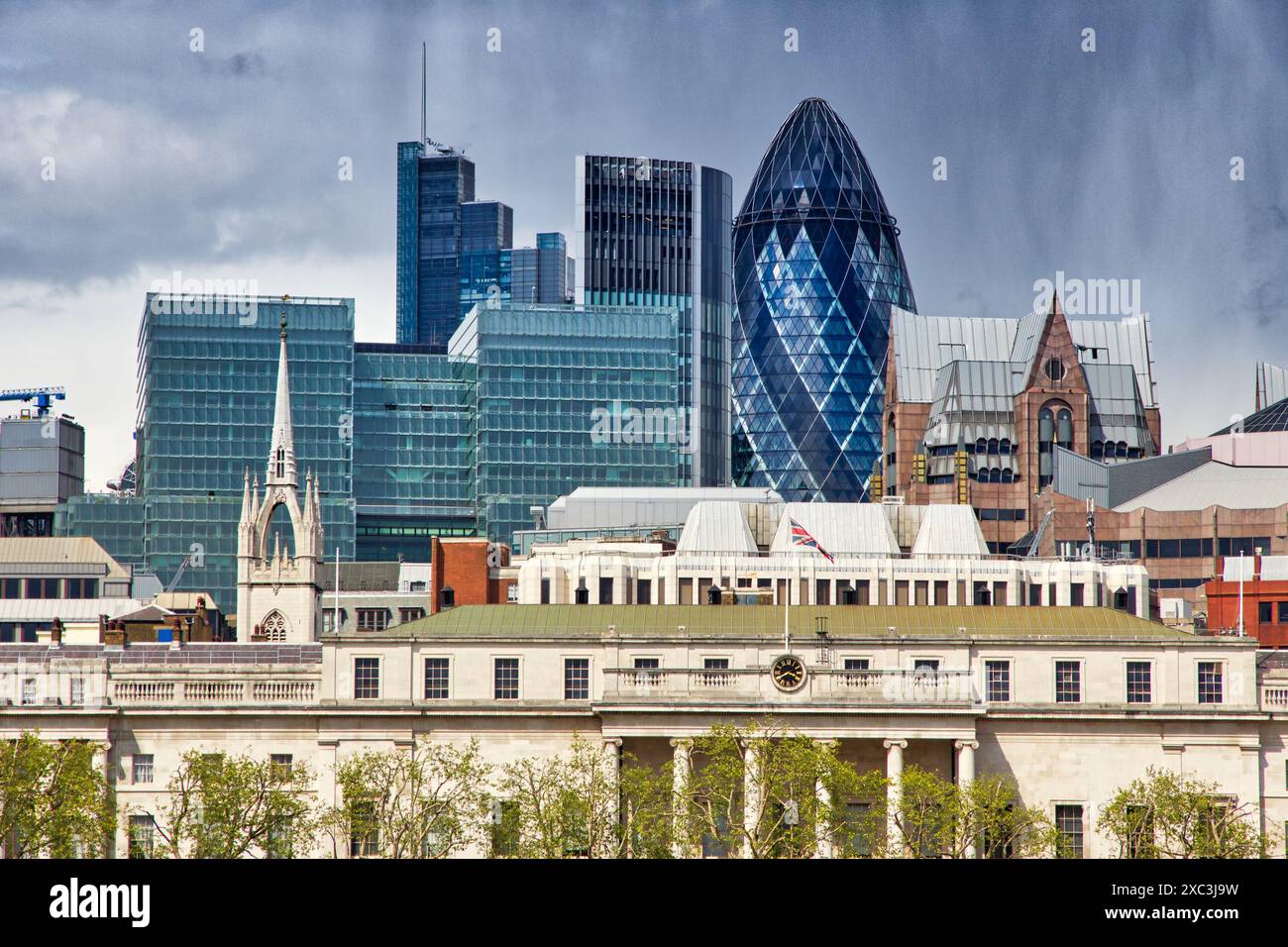 Old and modern london hi-res stock photography and images - Alamy