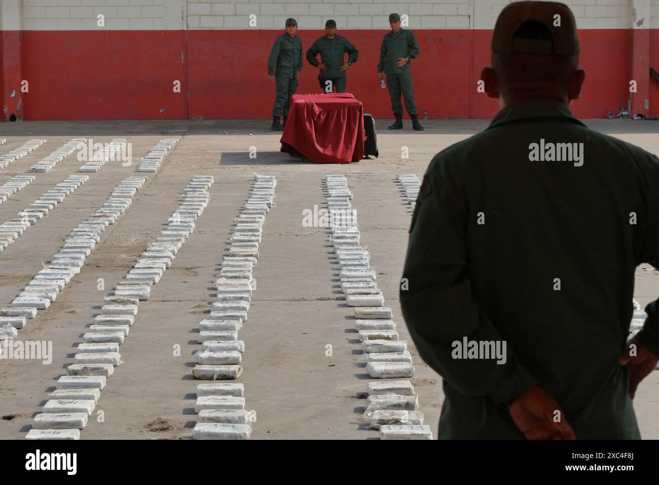 Cocaine smuggling container hi-res stock photography and images - Alamy