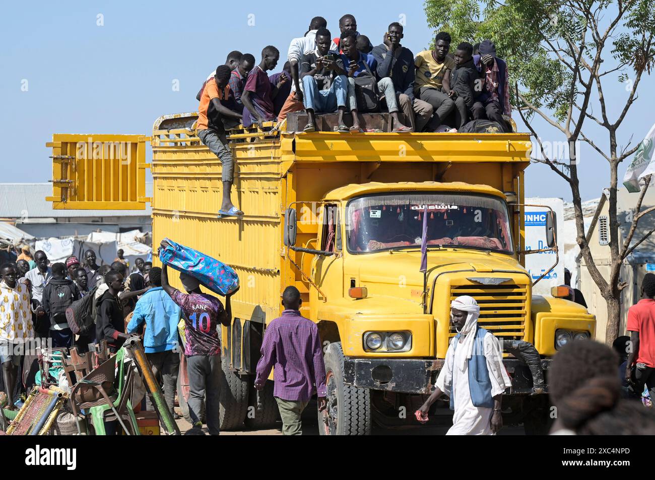 truck-refugee-camps-africa-hi-res-stock-photography-and-images-alamy