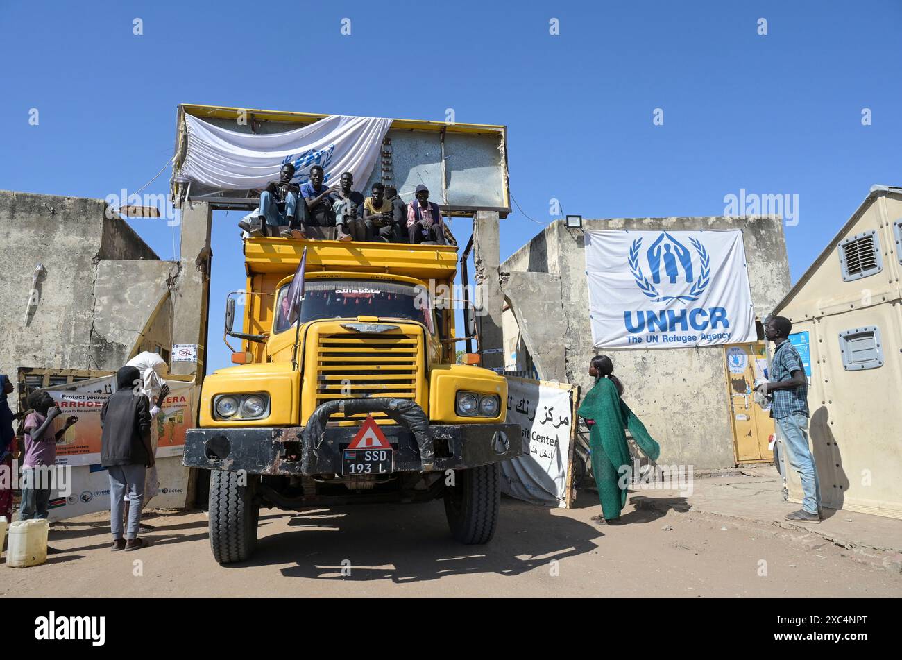 truck-refugee-camps-africa-hi-res-stock-photography-and-images-alamy