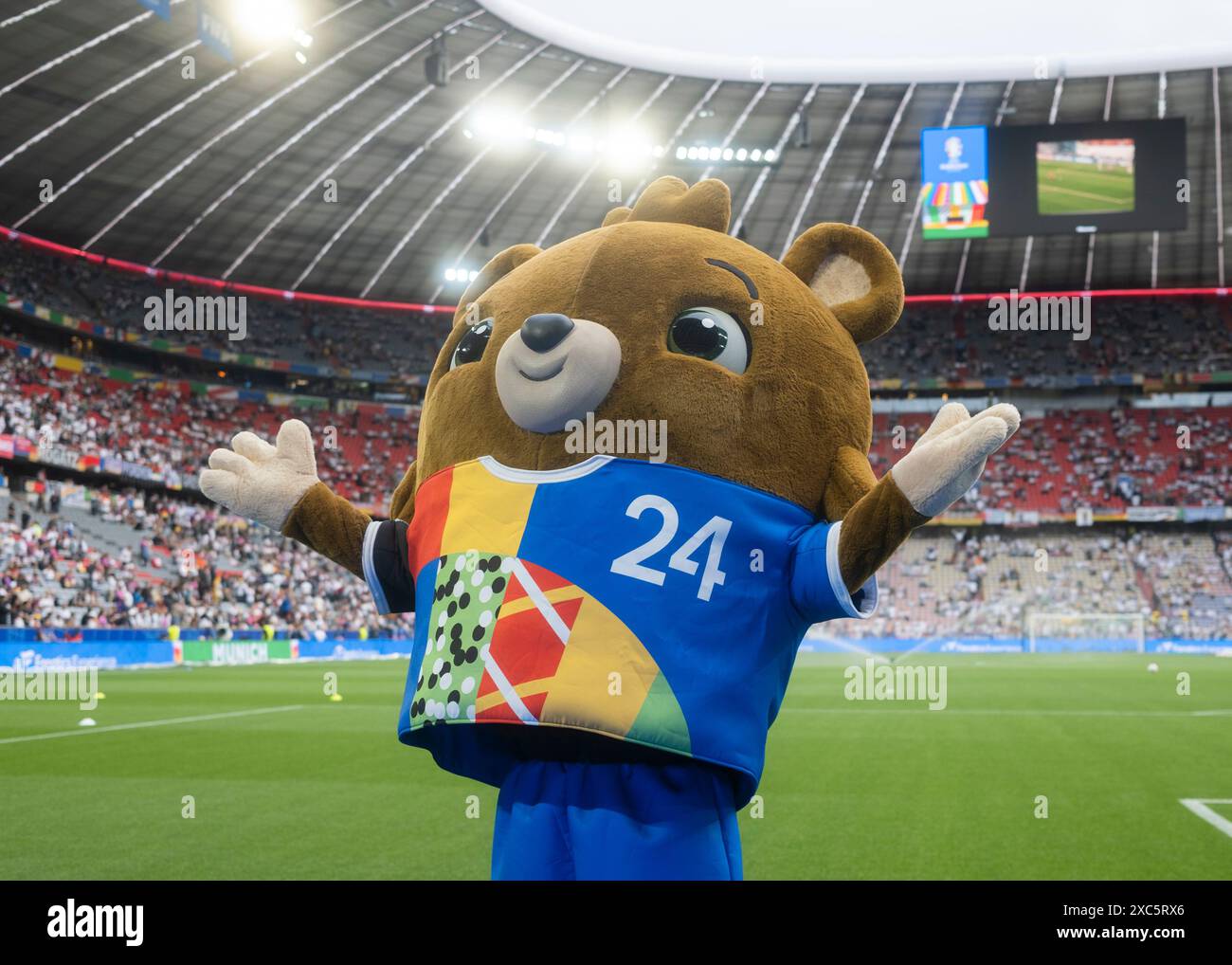 Muenchen, Allianz Arena, 19.09.2021 The EM mascot Albaert reacts prior
