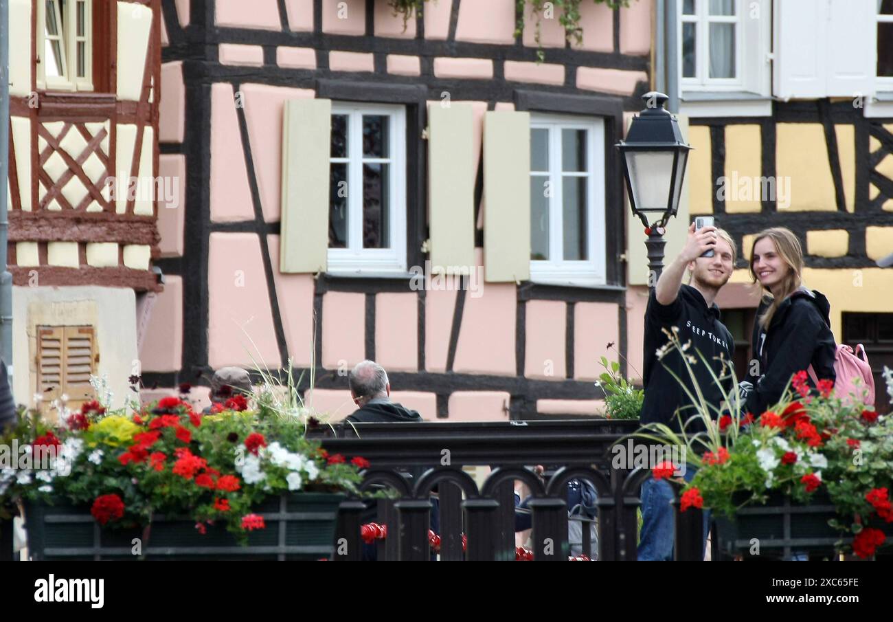 Colmar Tourismus, Touristen in Colmar , Elsass , Frankreich . Juni 14, 2024. Stock Photo