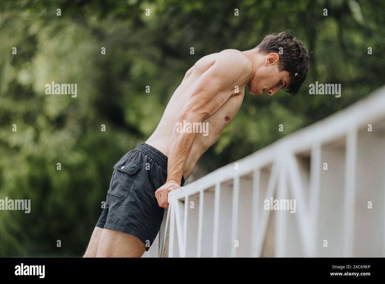 Upper body push ups man hi-res stock photography and images - Alamy