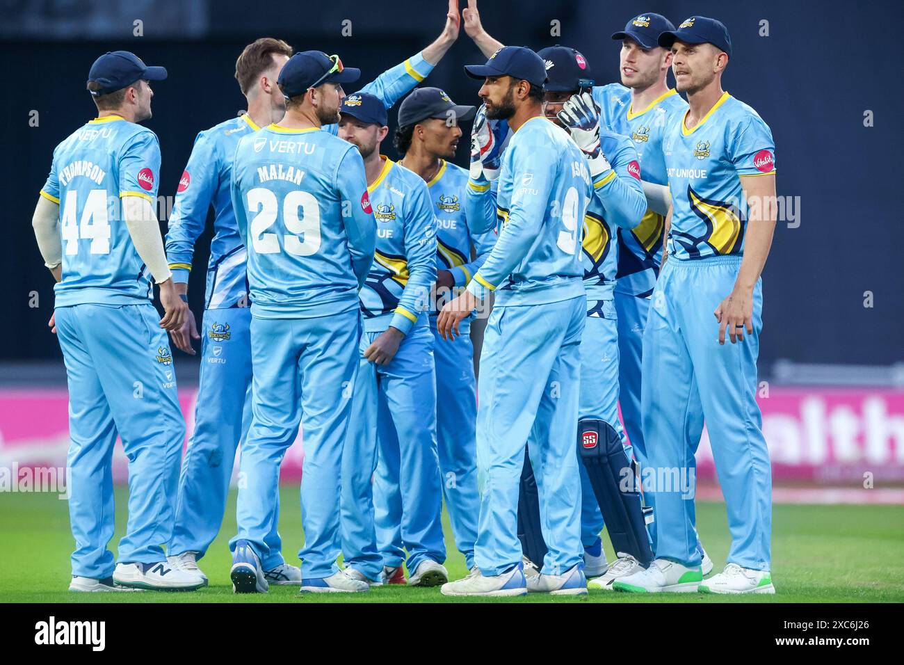 Yorkshire celebrate the dismissal of Alex Davies taken in Birmingham UK on 14 June 2024 during the Vitality Blast fixture between Warwickshire Bears & Stock Photo