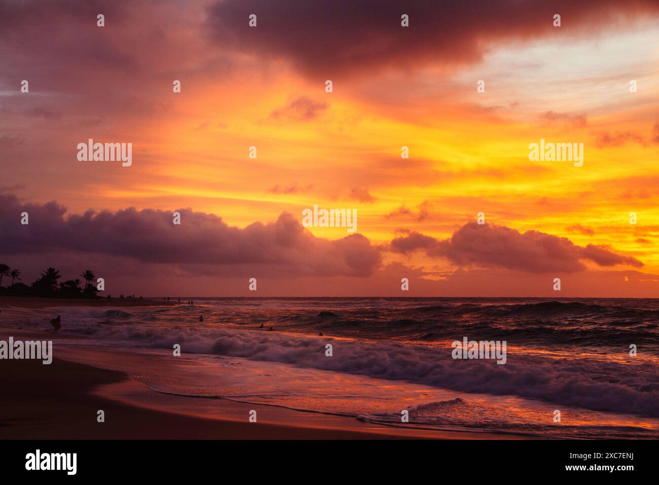 Hawaii sunrise hi-res stock photography and images - Alamy
