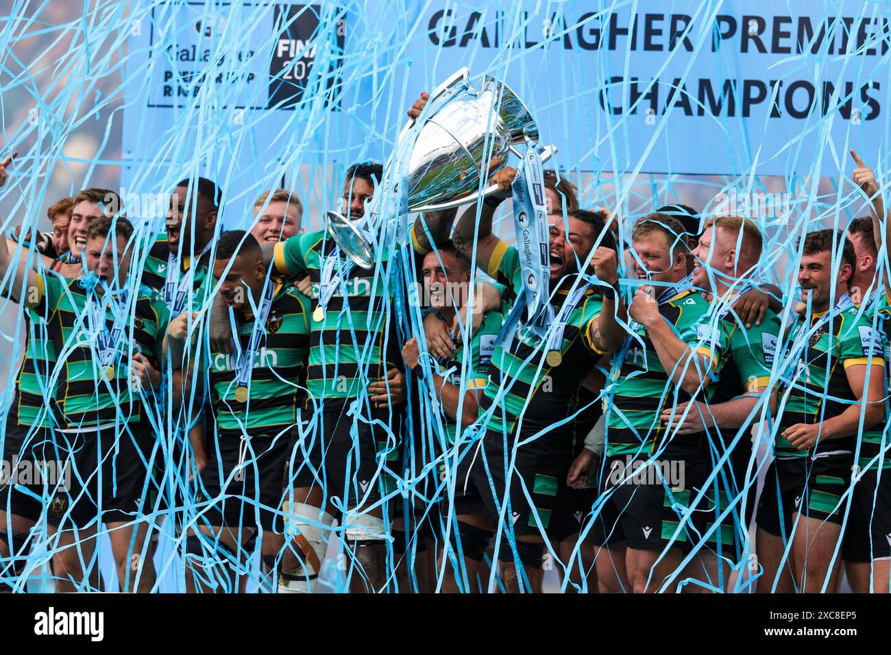 Gallagher premiership trophy hi-res stock photography and images - Alamy