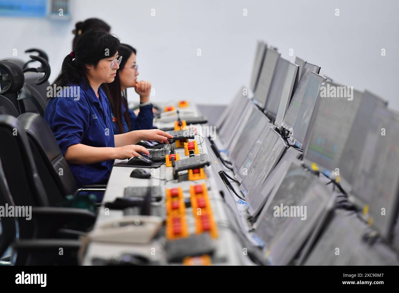 Xiangtan Workers' Cultural Palace offers free badminton court access