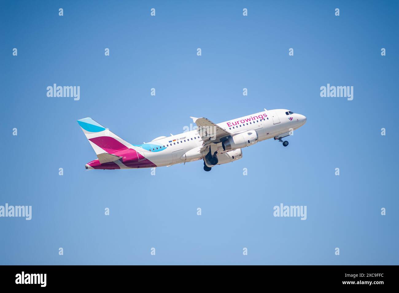 Eurowings airbus a319 100 hi-res stock photography and images - Alamy