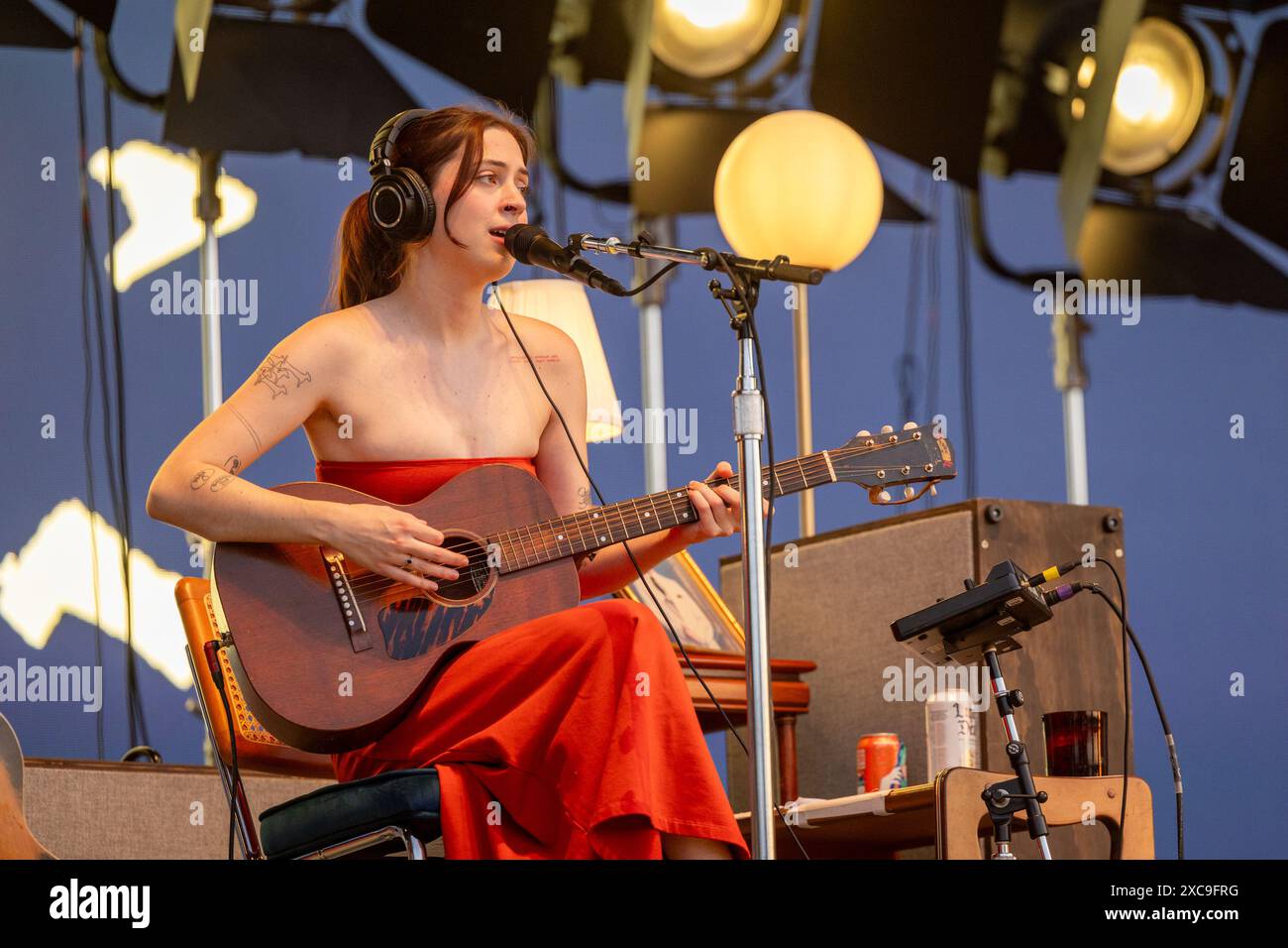 Manchester, USA. 14th June, 2024. Musician Lizzy McAlpine during the ...