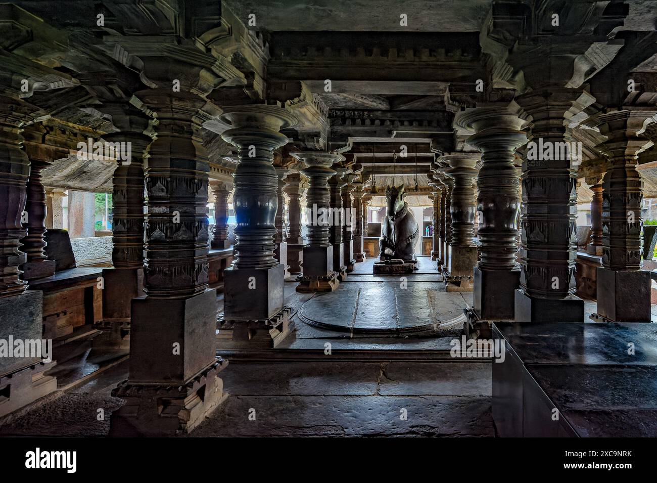 06 04 2014 Vintage Old Nandi at Nritya mantapa Madhukeshwara temple, Banavasi.  Ratha Beedi, Banavasi, Karnataka India Asia. Stock Photo