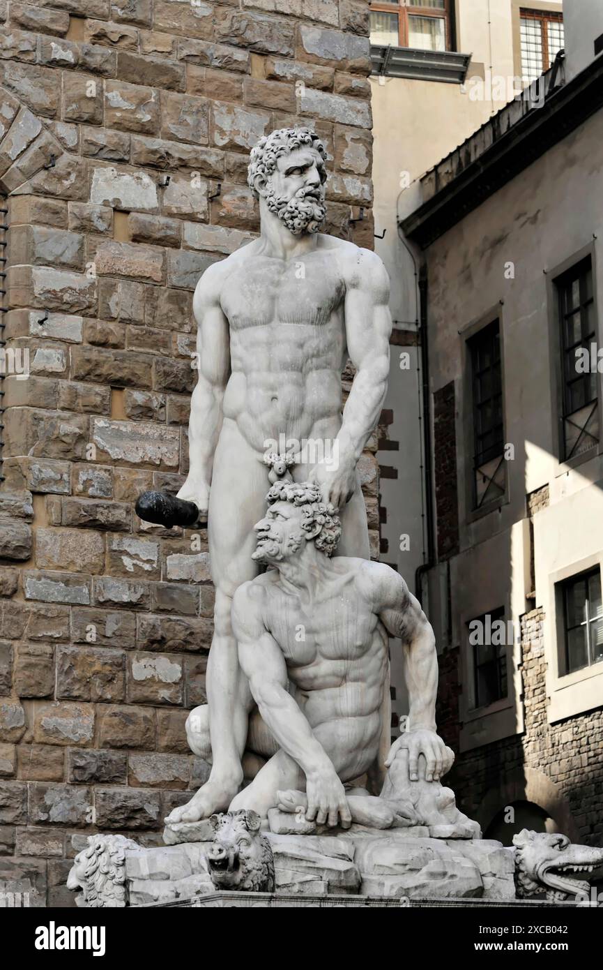 Statue two hercules hi-res stock photography and images - Alamy
