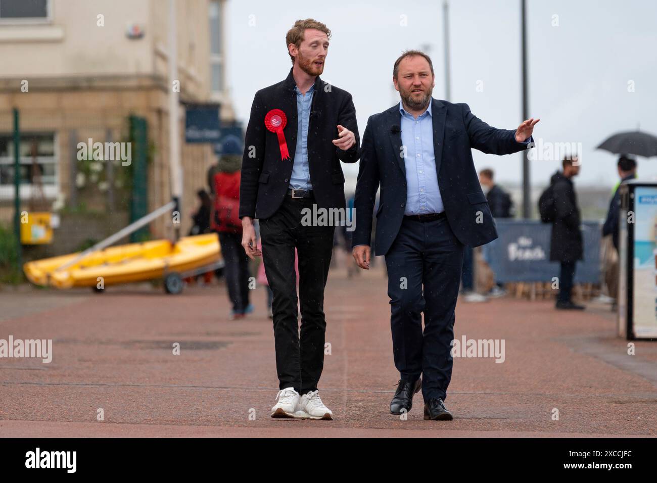 Portobello, Edinburgh, Scotland, UK. 16th June 2024. Ian Murray on a campaign visit to Portobello with Labour candidate for Edinburgh East Chris Murray today. The Shadow Scotland Secretary and Co-Chair of Labour’s General Election campaign walked along the promenade visited cafes and spoke with the public. Labour has had 120,000 doorstep conversations since the General Election was called, Ian Murray revealed today. . Iain Masterton/Alamy Live News Stock Photo