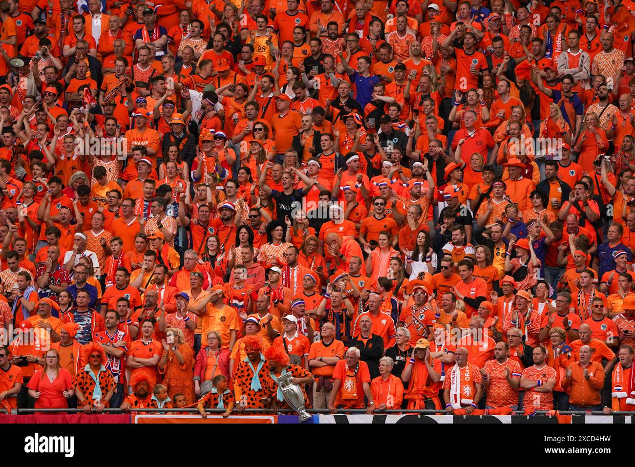 HAMBURG, GERMANY - JUNE 16: fans of the Netherlands cheering during the ...