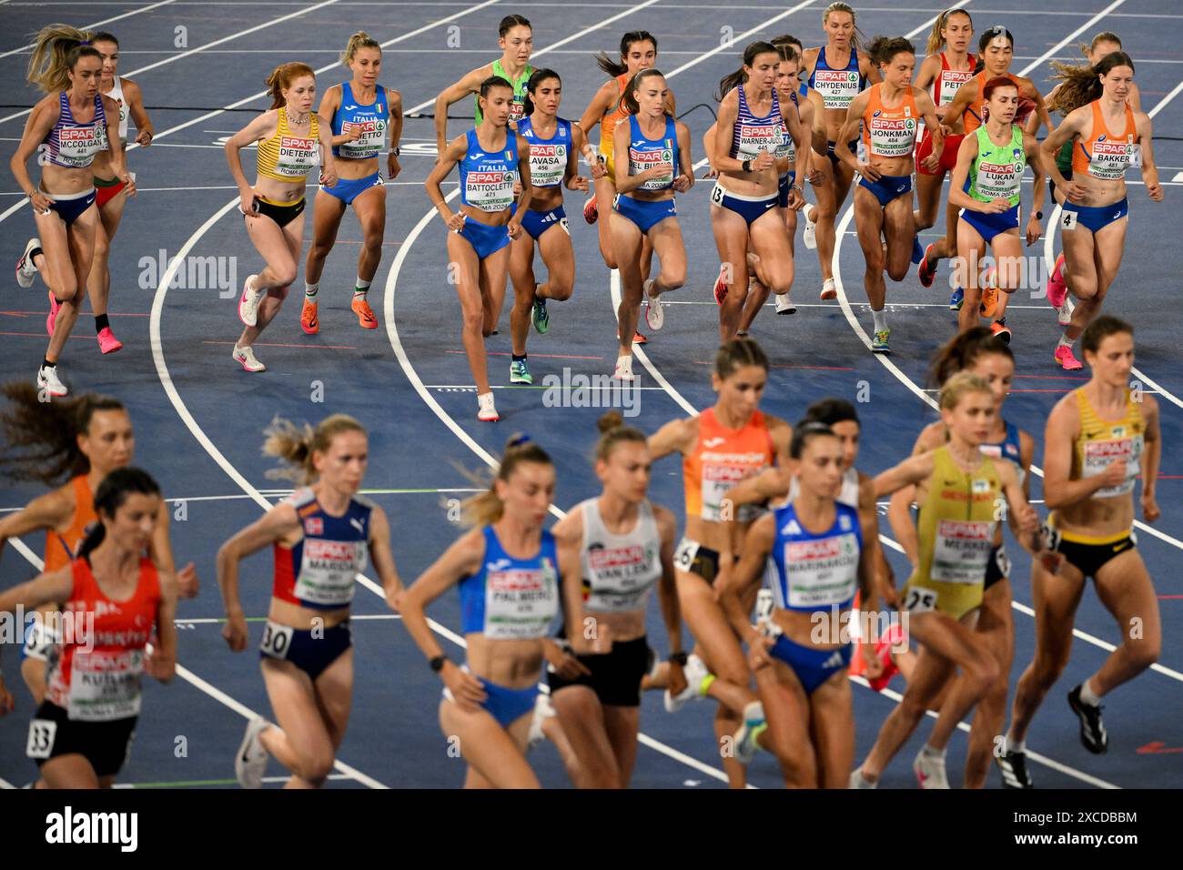 athletes-start-the-10000m-women-final-of-the-european-athletics