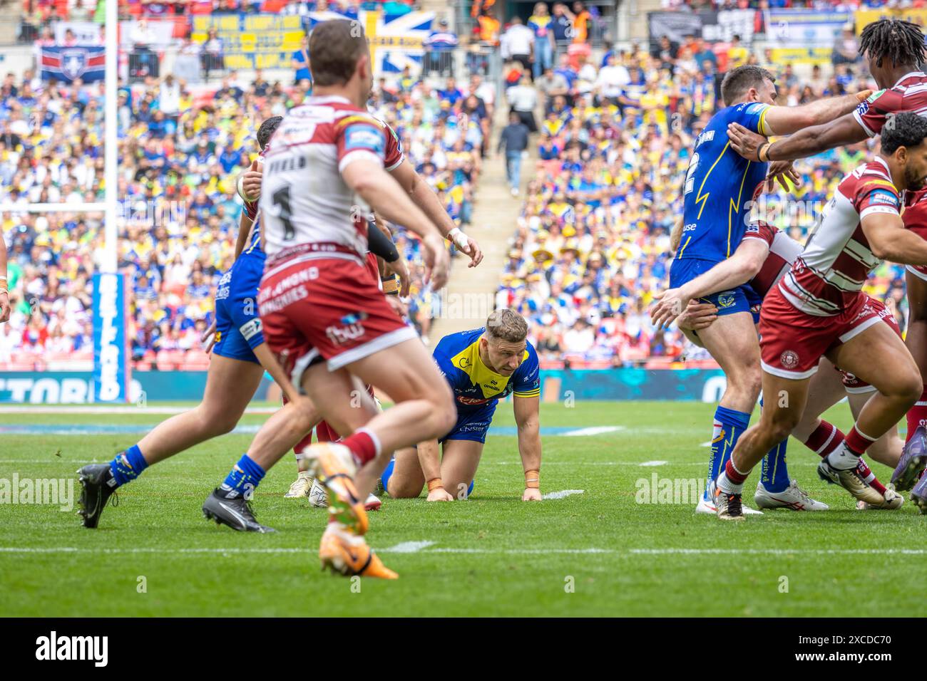 The 2024 Betfred Challenge Cup Final. Williams on his hands and