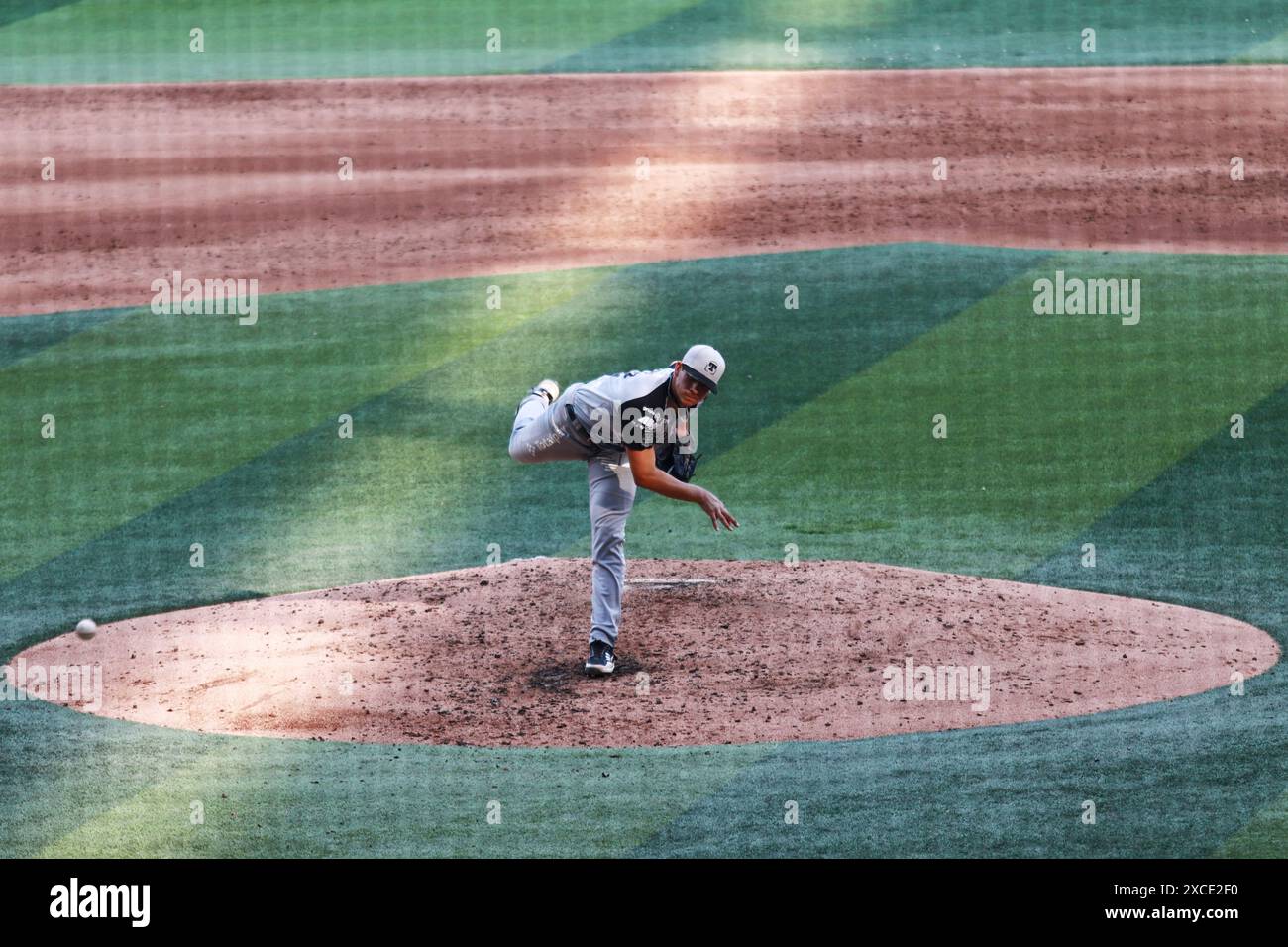 Mexico City, Mexico. 15th June, 2024. Henry Omana #22 of Olmecas de Tabasco pitches the ball during the match 2 between Olmecas de Tabasco and Diablos Rojos del México of the Mexican Baseball League (LMB) at Alfredo Harp Helú Stadium. Diablos Rojos defeat olmecas 11-5. on June 15, 2024 in Mexico City, Mexico. (Photo by Carlos Santiago/ Credit: Eyepix Group/Alamy Live News Stock Photo