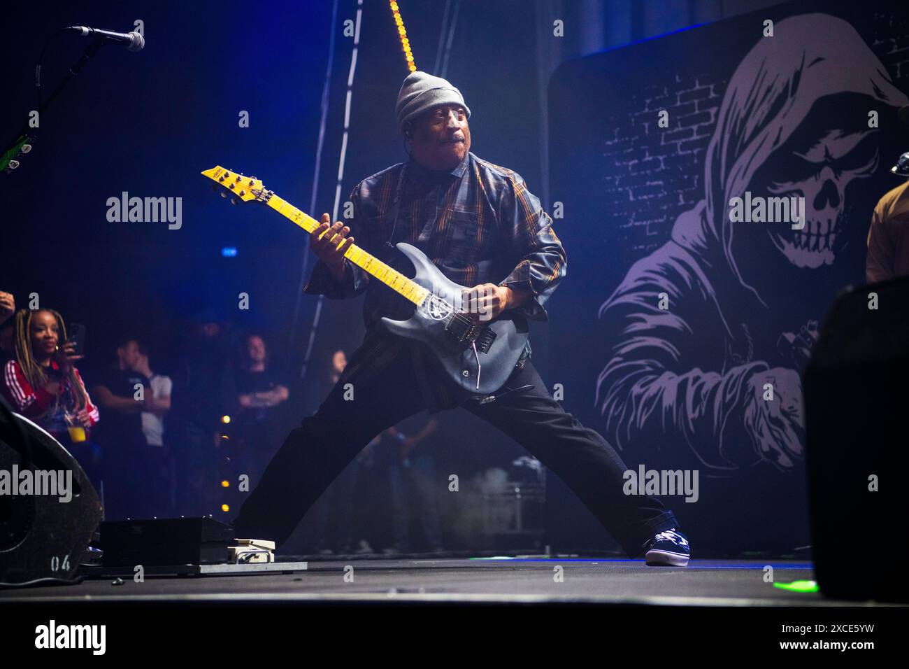 Sideshow Rapper Metal Work Body count batterista hi-res stock photography and images - Alamy
