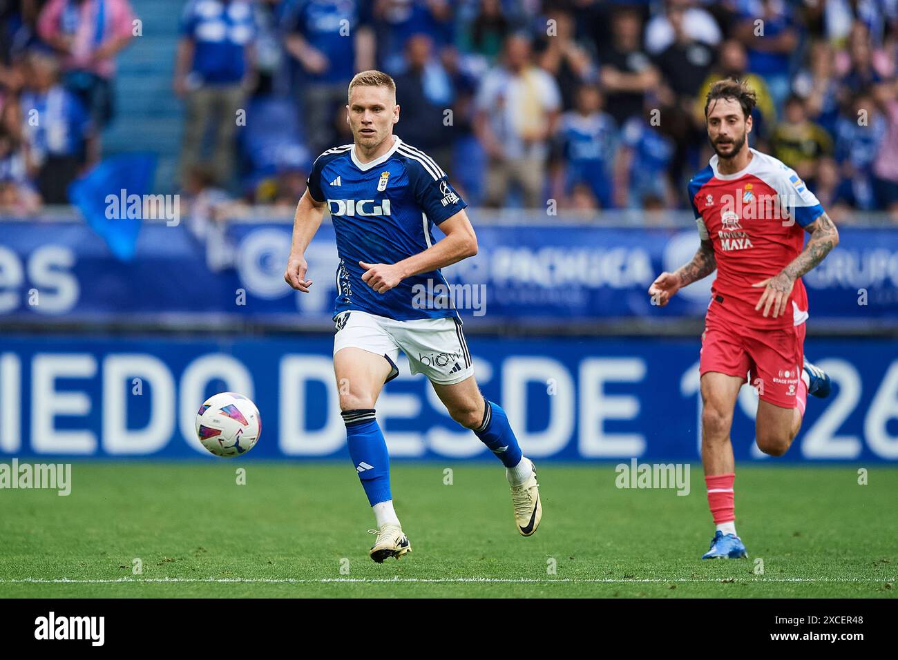 Alexandre Zurawski 'Alemao’ of Real Oviedo with the ball during the LaLiga Hypermotion match between Real Oviedo and RCD Espanyol at Carlos Tartiere Stadium on June 16, 2024 in Oviedo, Spain. Credit: Cesar Ortiz Gonzalez/Alamy Live News Stock Photo