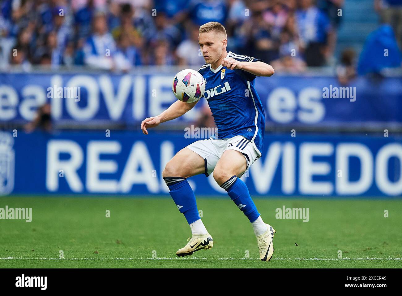 Alexandre Zurawski 'Alemao’ of Real Oviedo with the ball during the LaLiga Hypermotion match between Real Oviedo and RCD Espanyol at Carlos Tartiere Stadium on June 16, 2024 in Oviedo, Spain. Credit: Cesar Ortiz Gonzalez/Alamy Live News Stock Photo