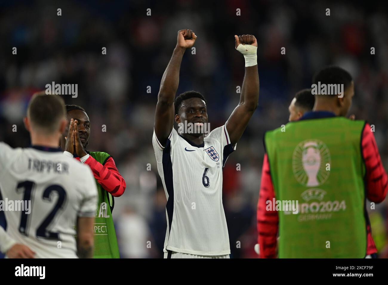 LONDRA, INGHILTERRA - 17 Novembre: Marc Guehi, L'inglese Fikayo Tomori Guarda Testa A Testa Profili Durante La Partita Di Qualificazione Europea Di Uefa Euro 2024 Be Image572985033