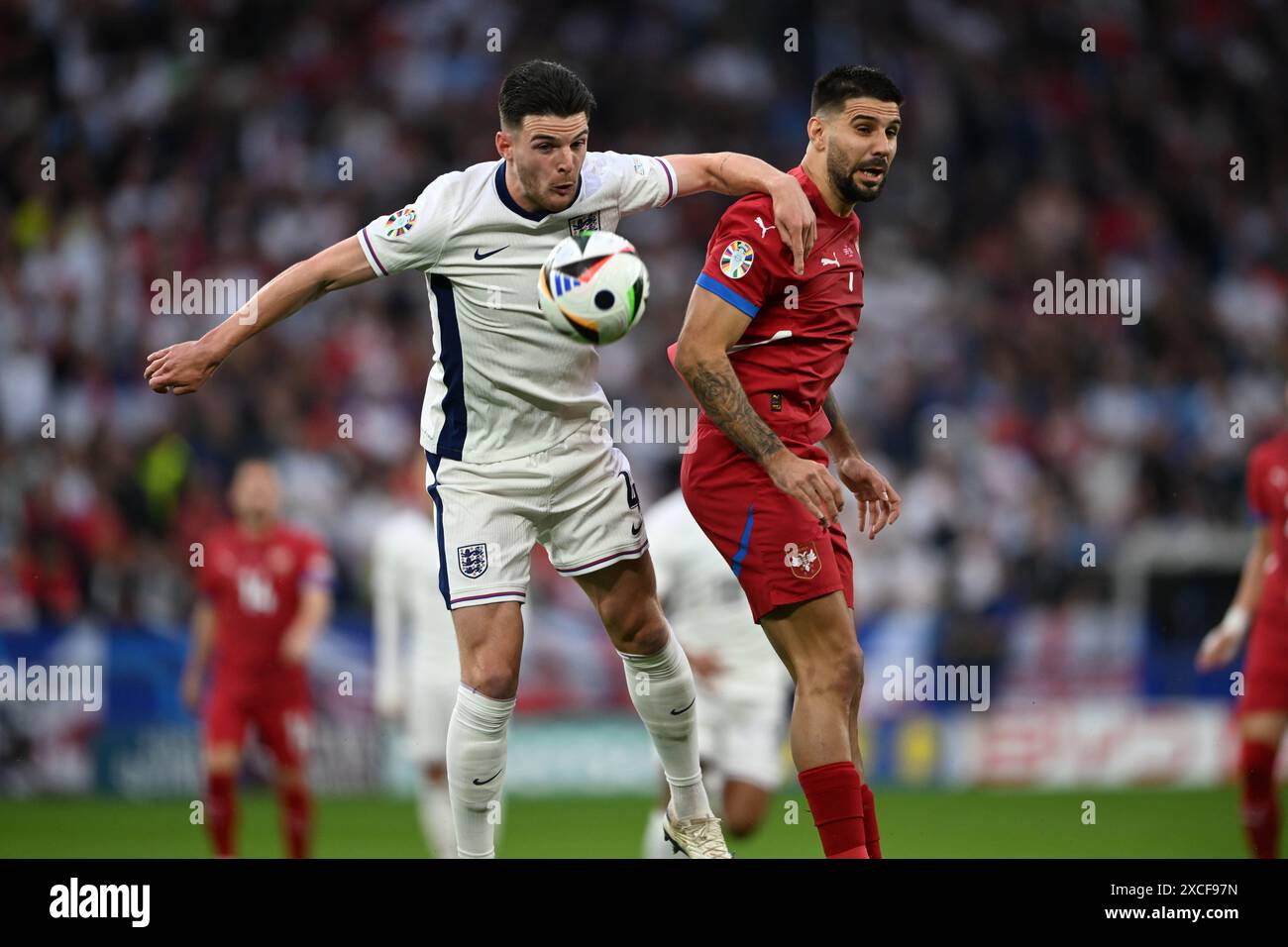 Declan Rice (England)Aleksandar Mitrovic (Serbia) during the UEFA Euro Germany 2024 match between Serbia 0-1 England at Arena AufSchalke on June 16, 2024 in Gelsenkirchen, Germany. Credit: Maurizio Borsari/AFLO/Alamy Live News Stock Photo