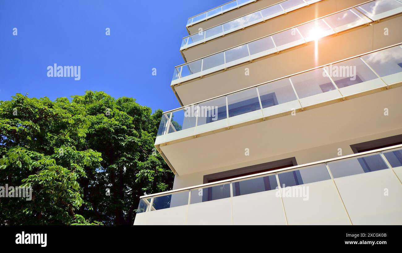 Image showcasing Residents at Huntsville apartment complex face displacement after weeks ...