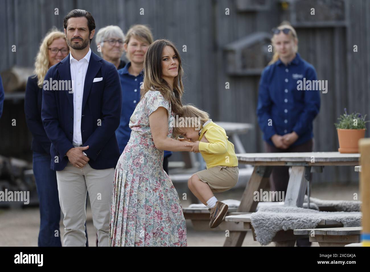Varberg, Sweden. 17th June, 2024. Sweden's Prince Julian, Princess Sofia and Prince Carl Philip at the inauguration of Prince Julian's playground at Naturum Getterön in Varberg, Sweden, on June 17, 2024. Photo: Adam Ihse/TT/Code 9200 Credit: TT News Agency/Alamy Live News Stock Photo