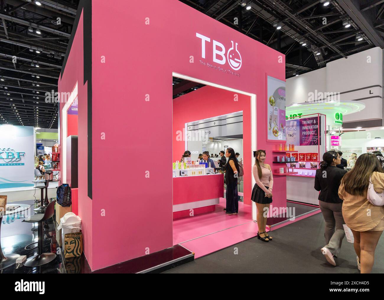 Asia innovations group hi-res stock photography and images - Alamy