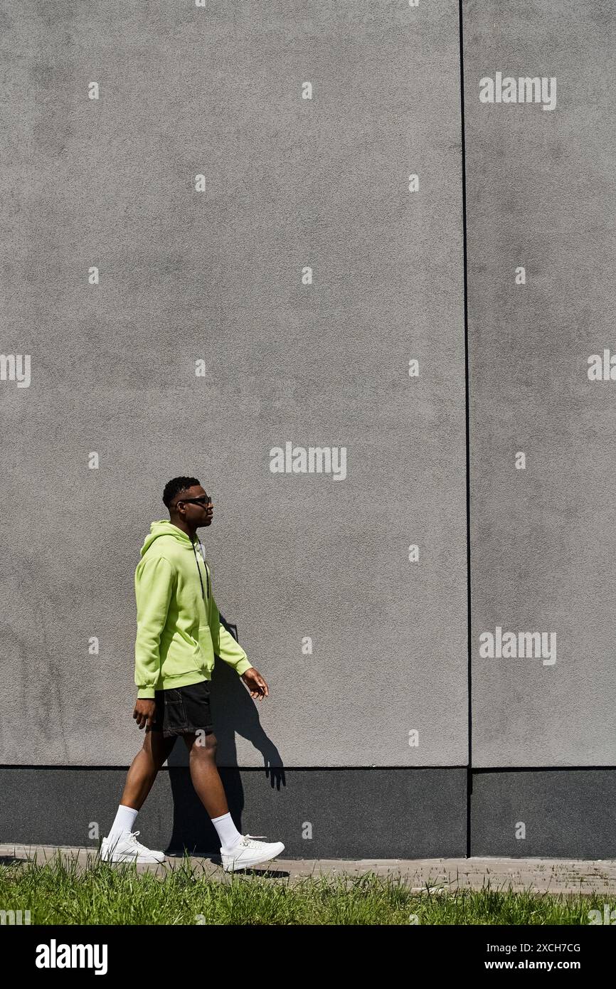 Elegant african man walking in hi-res stock photography and images - Alamy