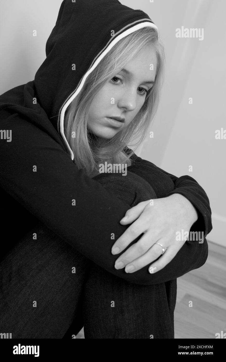 Moody teen girl hi-res stock photography and images - Alamy
