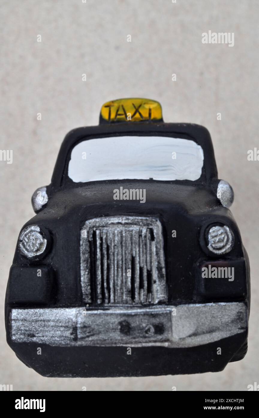 London Black Taxi Mini Model Made Of Die Cast Metal And Plastic Parts With Pull
