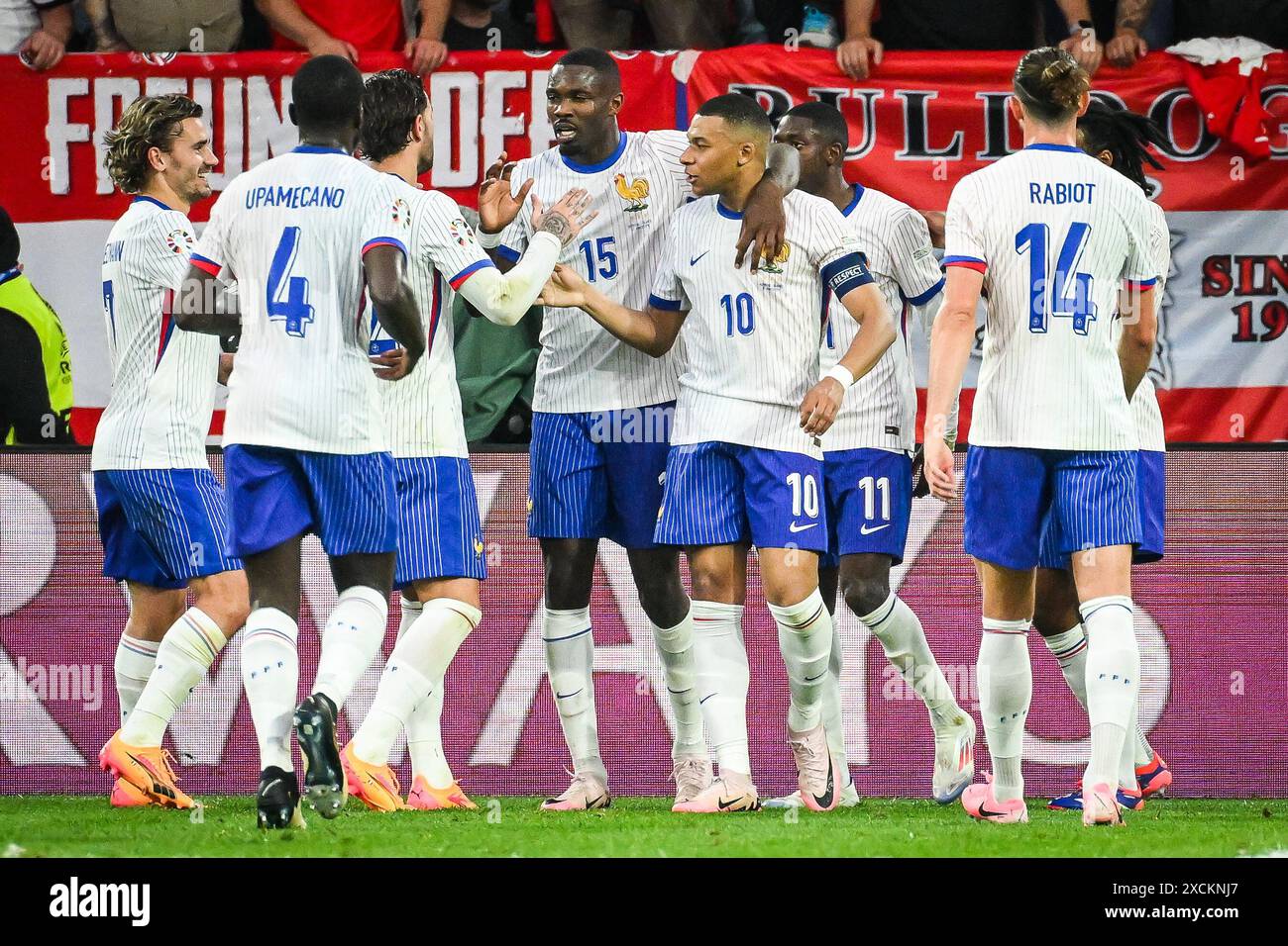 Dusseldorf, France, Germany. 17th June, 2024. Kylian MBAPPE of France celebrate his goal with teammates during the UEFA Euro 2024, Group D match between Austria and France at Merkur Spiel-Arena on June 17, 2024 in Dusseldorf, Germany. (Credit Image: © Matthieu Mirville/ZUMA Press Wire) EDITORIAL USAGE ONLY! Not for Commercial USAGE! Credit: ZUMA Press, Inc./Alamy Live News Stock Photo