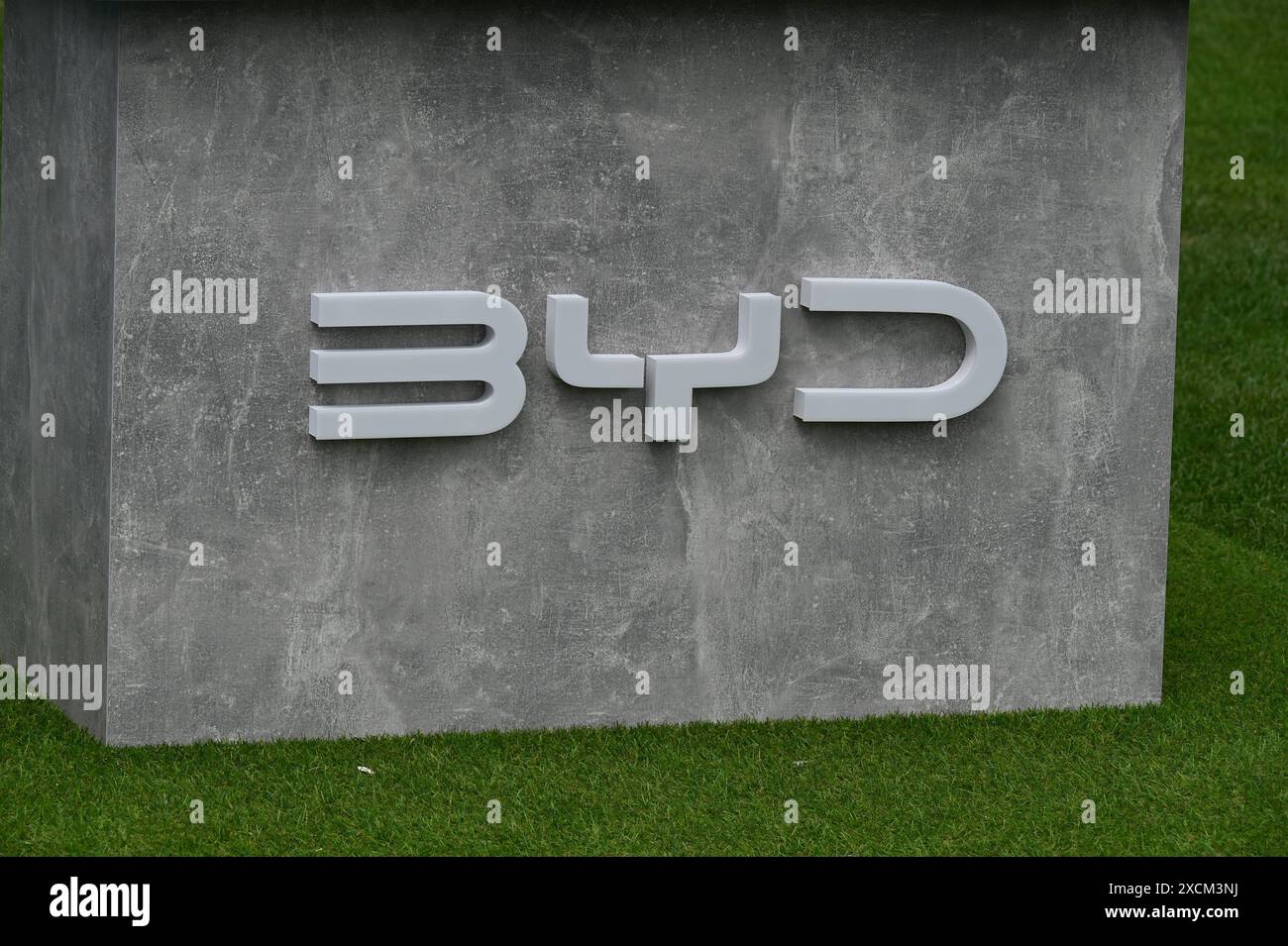 Logo, Schriftzug des chinesischen Automobilhersteller BYD, BYD Auto ...